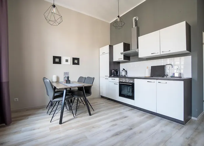 Апартаменты Brand New Renovated Near Augarten